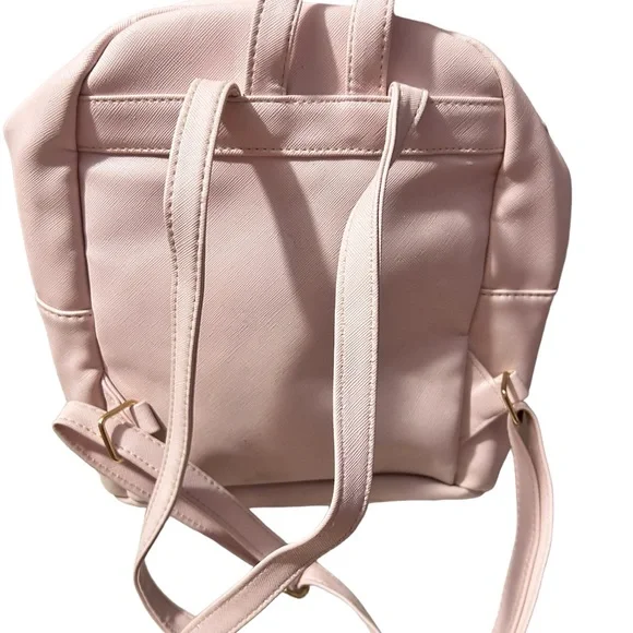 Ardene - Picture 3 of 3